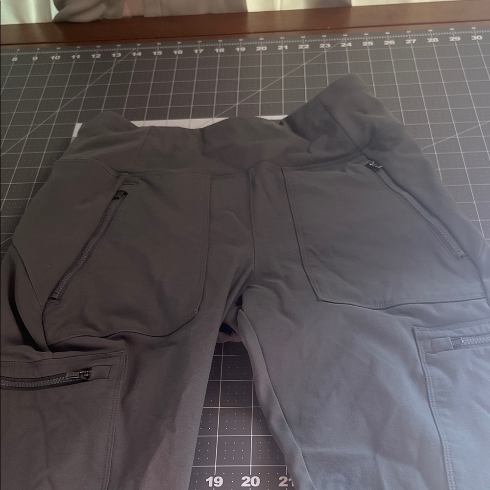 Athleta Gray Activewear Cargo Pants - Picture 3 of 7